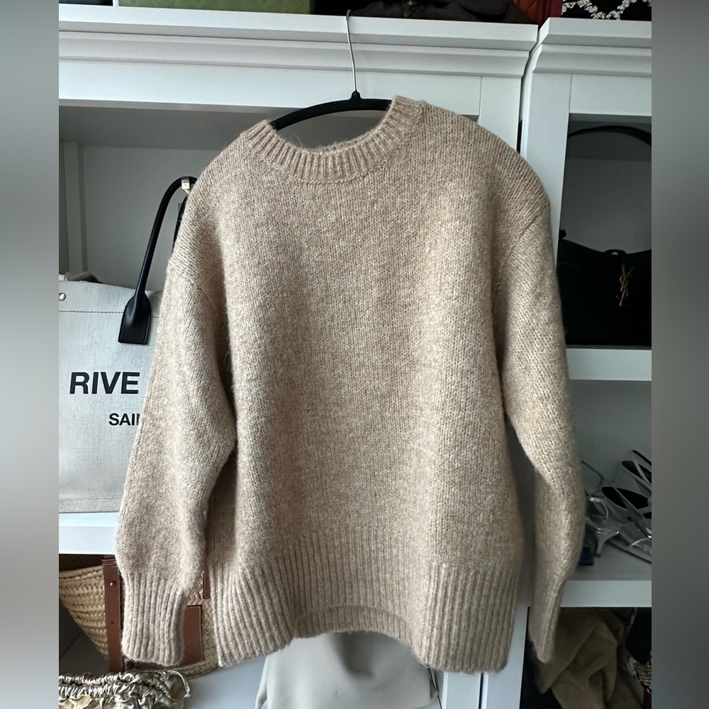 Crew neck sweater